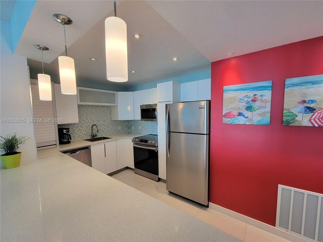 3505 S Ocean Drive 1011, Hollywood, FL 33019