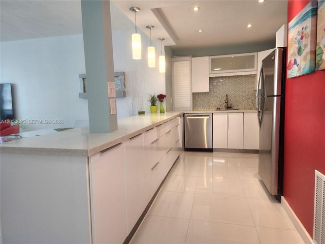 3505 S Ocean Drive 1011, Hollywood, FL 33019
