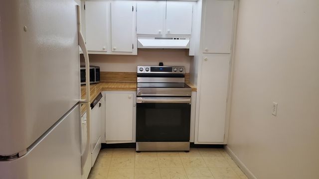 1400 SAINT CHARLES Place 608, Pembroke Pines, FL 33026