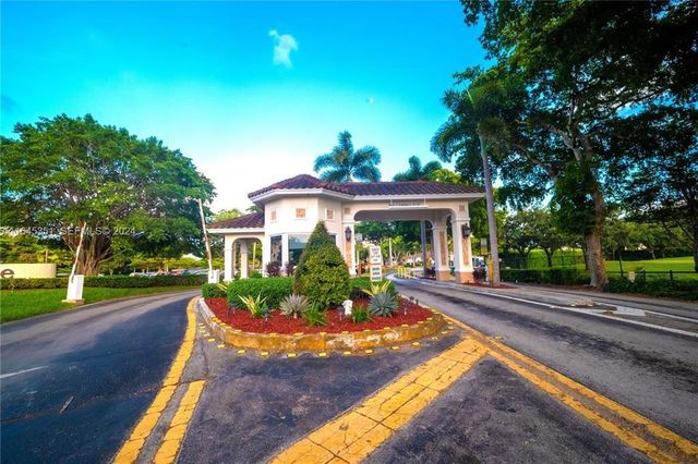 1400 SAINT CHARLES Place 608, Pembroke Pines, FL 33026