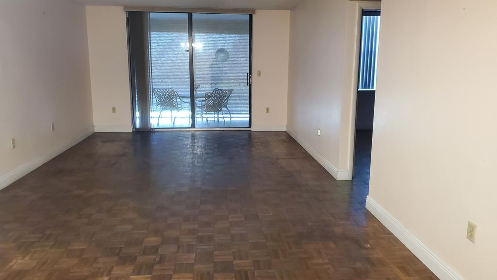 1400 SAINT CHARLES Place 608, Pembroke Pines, FL 33026