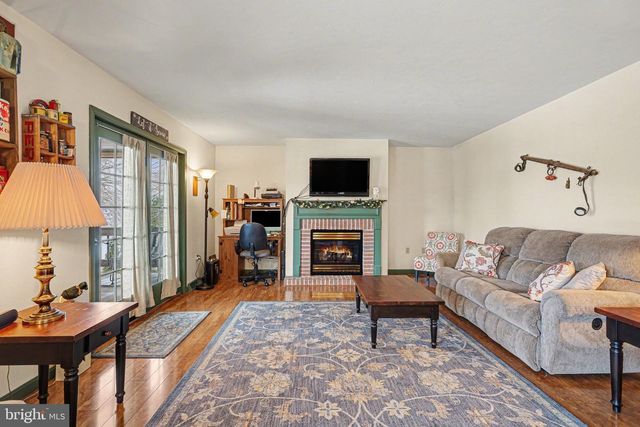 107 SUMMER HOUSE LN, York, PA 17408