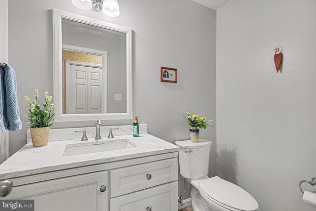 107 SUMMER HOUSE LN, York, PA 17408