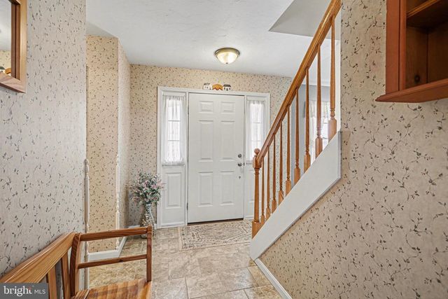 107 SUMMER HOUSE LN, York, PA 17408