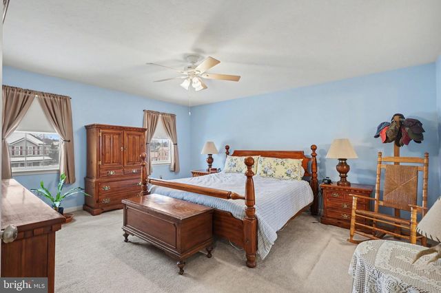 107 SUMMER HOUSE LN, York, PA 17408