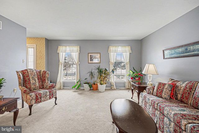 107 SUMMER HOUSE LN, York, PA 17408