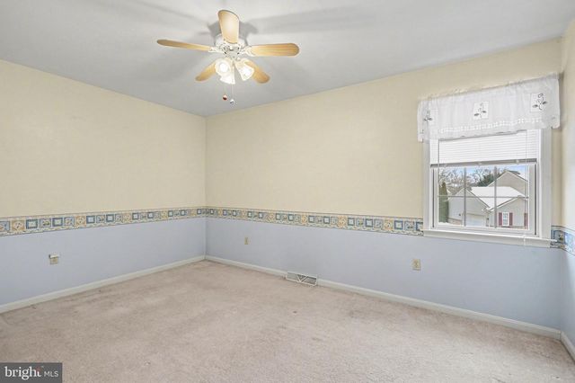 107 SUMMER HOUSE LN, York, PA 17408