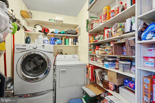 107 SUMMER HOUSE LN, York, PA 17408