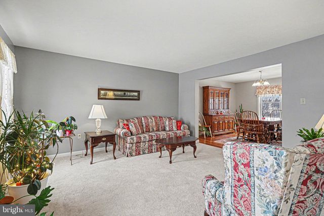 107 SUMMER HOUSE LN, York, PA 17408