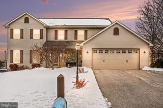 107 SUMMER HOUSE LN, York, PA 17408