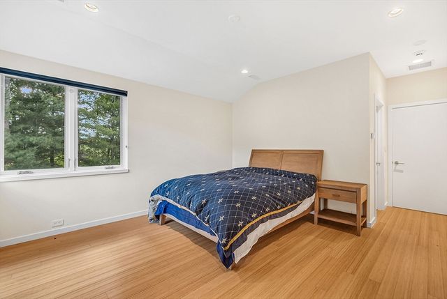 28 Kesseler Way, Newton, MA 02467