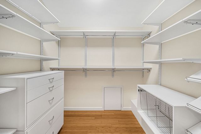 28 Kesseler Way, Newton, MA 02467