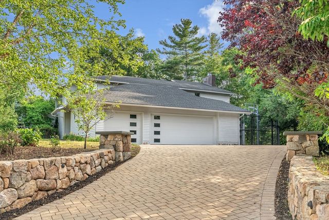 28 Kesseler Way, Newton, MA 02467
