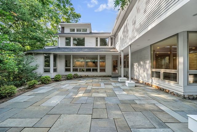 28 Kesseler Way, Newton, MA 02467