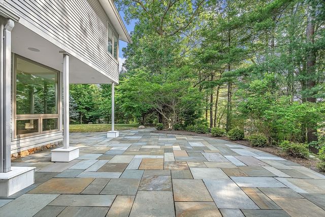 28 Kesseler Way, Newton, MA 02467