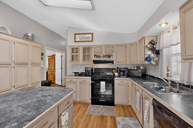 622 N Hazel Street, Los Lunas, NM 87031