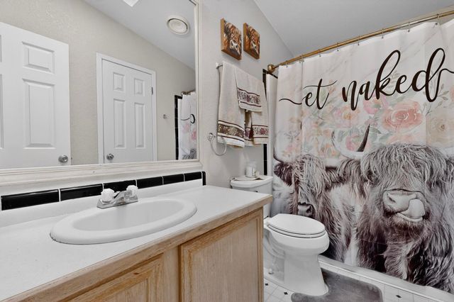 622 N Hazel Street, Los Lunas, NM 87031