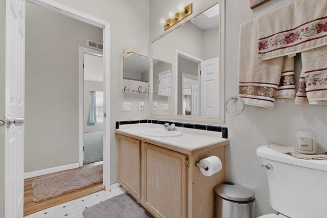 622 N Hazel Street, Los Lunas, NM 87031