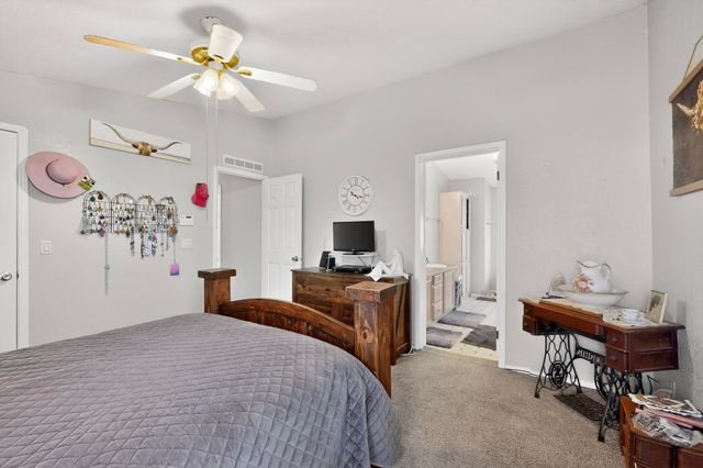 622 N Hazel Street, Los Lunas, NM 87031