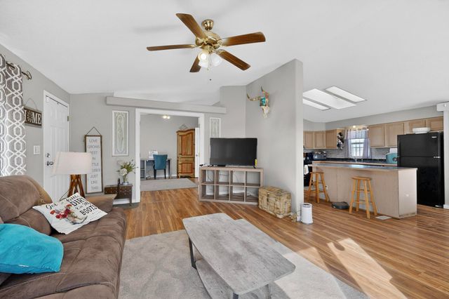 622 N Hazel Street, Los Lunas, NM 87031