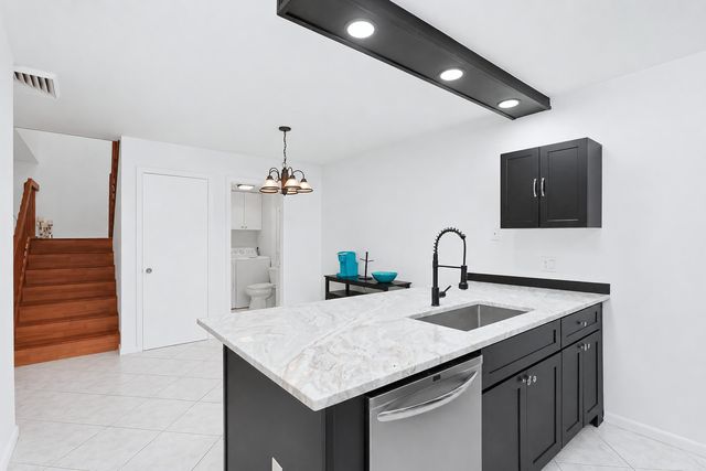 6409 64th Way, West Palm Beach, FL 33409