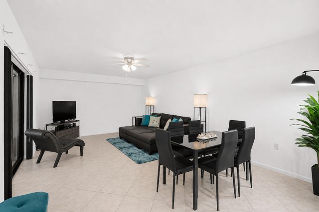 6409 64th Way, West Palm Beach, FL 33409