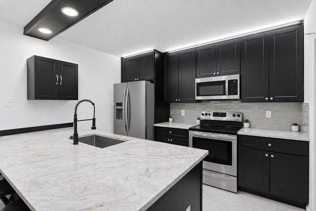 6409 64th Way, West Palm Beach, FL 33409