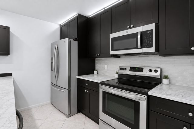 6409 64th Way, West Palm Beach, FL 33409