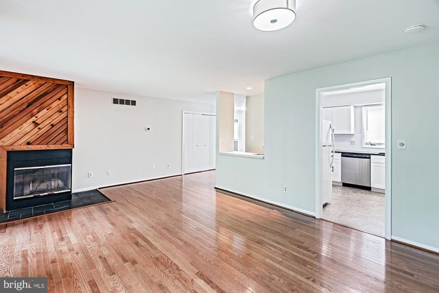 33 FOXTAIL CT, Newark, DE 19711