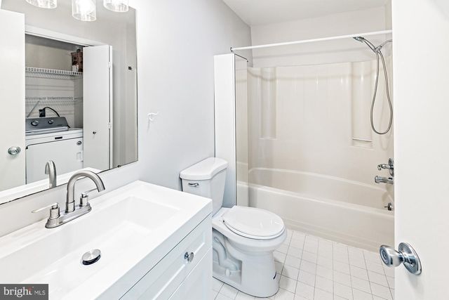 33 FOXTAIL CT, Newark, DE 19711