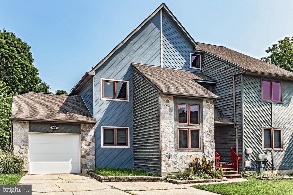 33 FOXTAIL CT, Newark, DE 19711