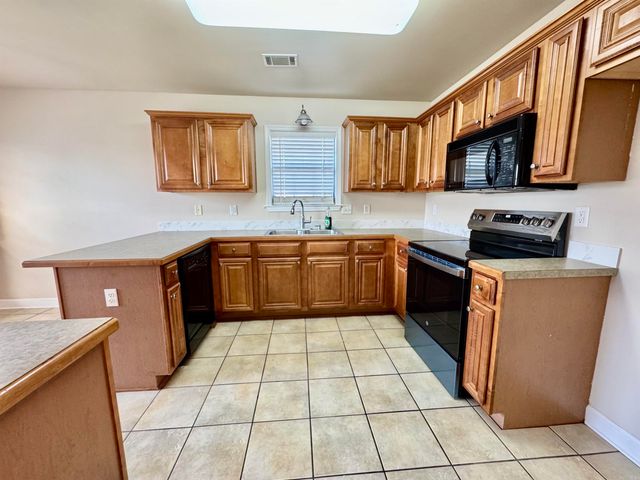 2460 Apple Blossom, Conway, AR 72034