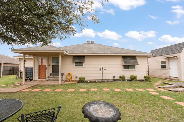 1595 Spring Branch Drive, Cleburne, TX 76033