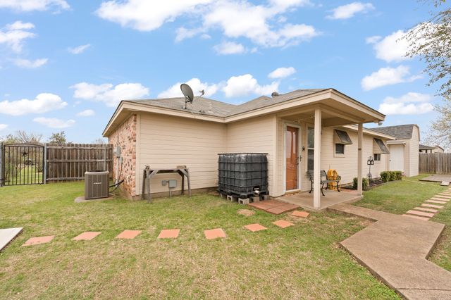 1595 Spring Branch Drive, Cleburne, TX 76033