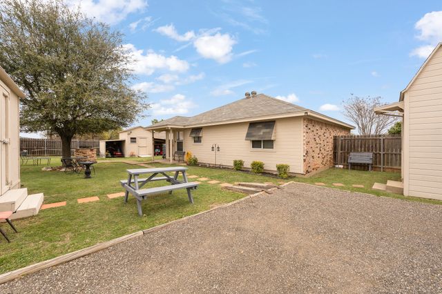 1595 Spring Branch Drive, Cleburne, TX 76033