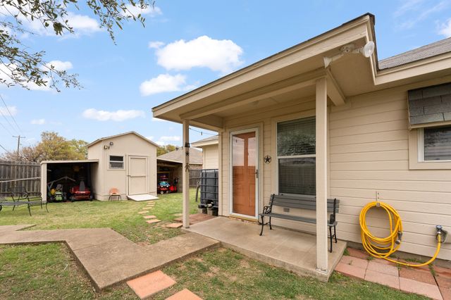 1595 Spring Branch Drive, Cleburne, TX 76033