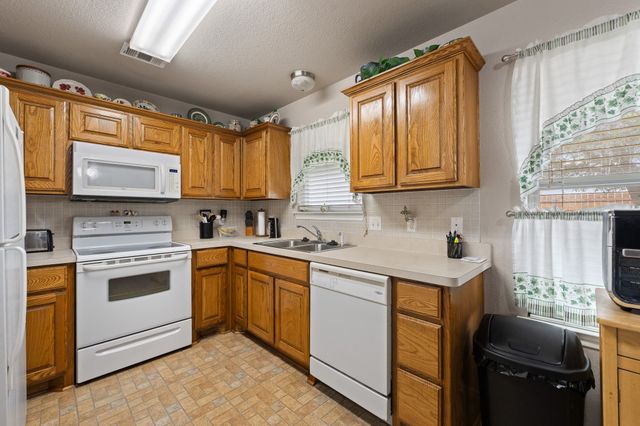 1595 Spring Branch Drive, Cleburne, TX 76033