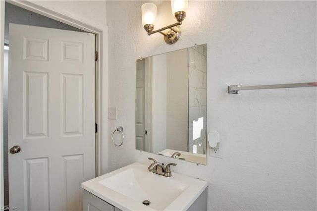 2906 Elm AVE, Portsmouth, VA 23704