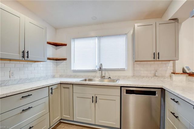 2906 Elm AVE, Portsmouth, VA 23704