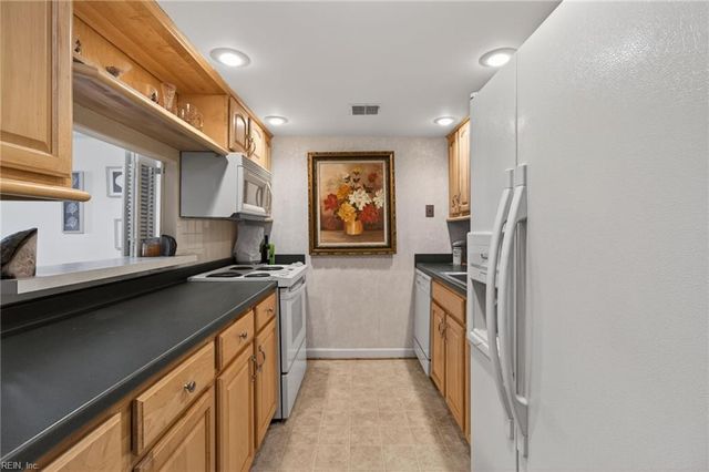 2830 Shore Dr Apt 412, Virginia Beach, VA 23451