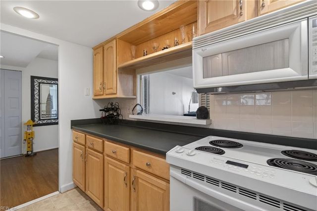 2830 Shore Dr Apt 412, Virginia Beach, VA 23451