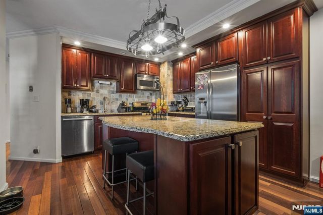 7002 JFK Blvd E 11A, Guttenberg, NJ 07093