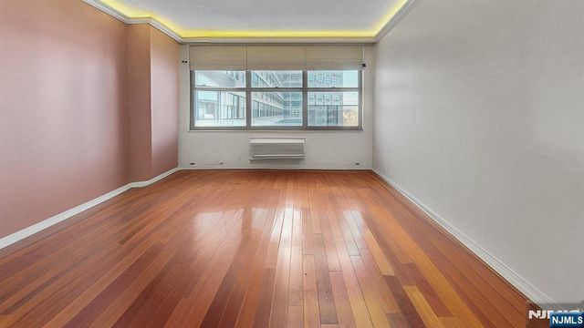 7002 JFK Blvd E 11A, Guttenberg, NJ 07093