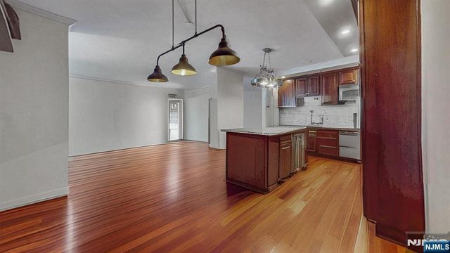 7002 JFK Blvd E 11A, Guttenberg, NJ 07093