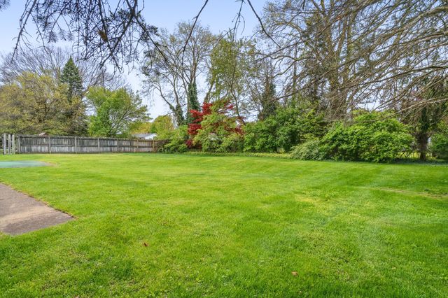3521 Meadowcroft Avenue, Kalamazoo, MI 49004