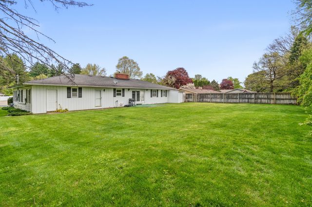 3521 Meadowcroft Avenue, Kalamazoo, MI 49004