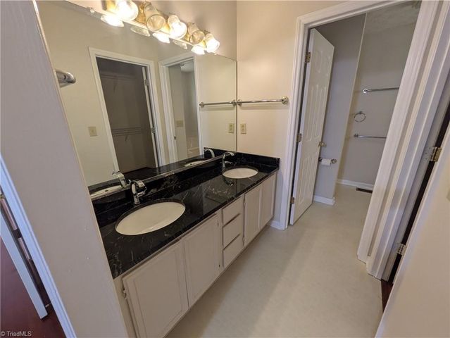 6008 Yeaton Glen Drive, Winston-salem, NC 27107
