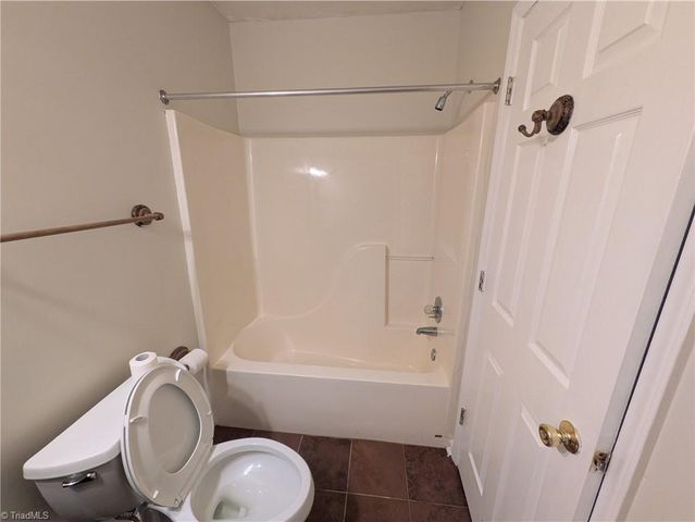 6008 Yeaton Glen Drive, Winston-salem, NC 27107
