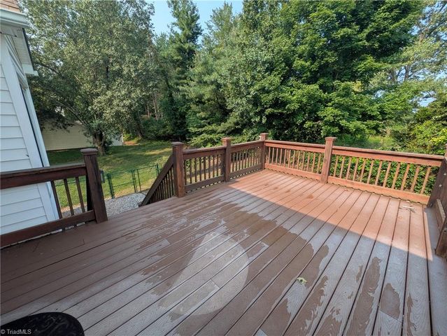 6008 Yeaton Glen Drive, Winston-salem, NC 27107