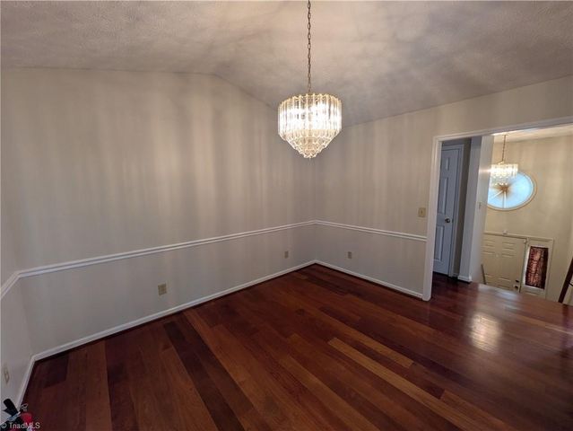 6008 Yeaton Glen Drive, Winston-salem, NC 27107